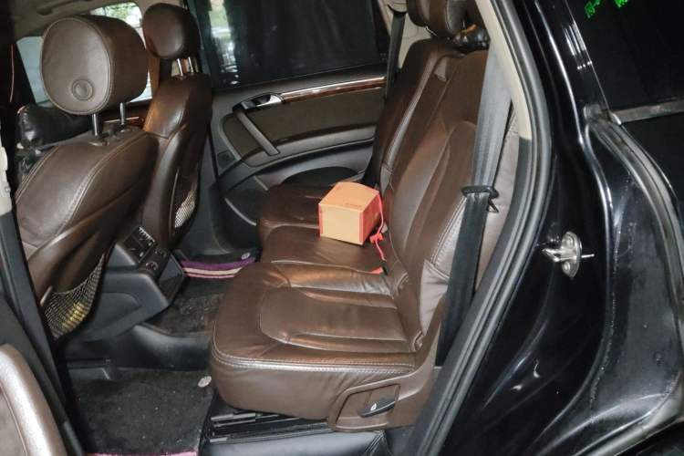 Used Audi Q7 2014 35 TFSI Ambition Edition Left Rear Seat