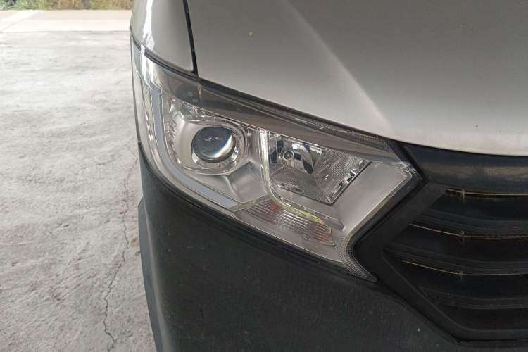 Used CHANGAN KUAYUE Xing V3 2023 1.3L Gasoline Standard Version 2-Seater Van Right Front Headlight