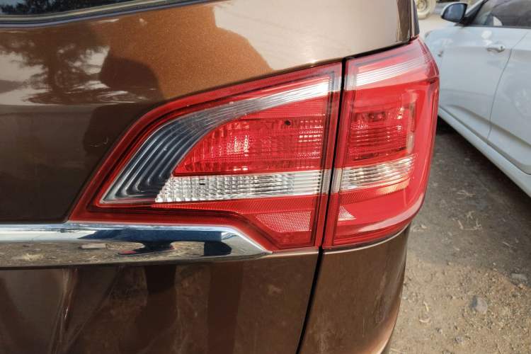 Used Baojun 730 2016 1.5L Manual Comfort Version 7 Seats China V Emission Standard