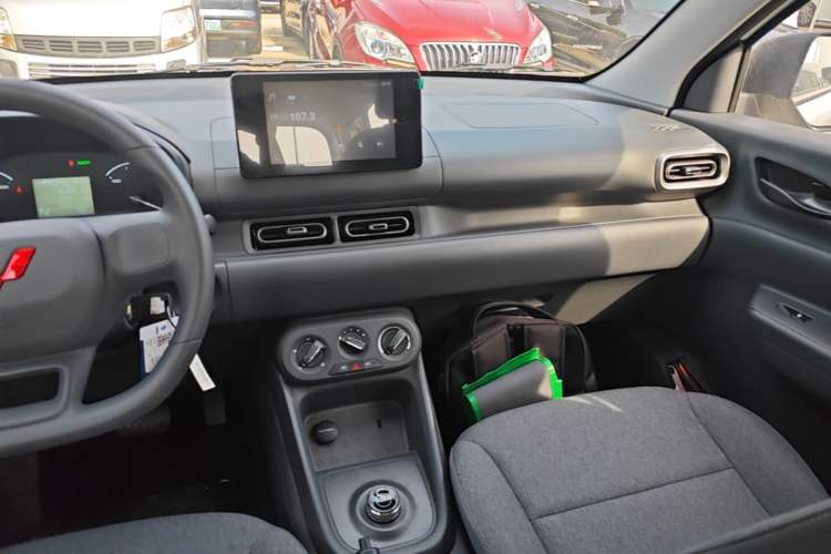 Used Wuling Hongguang New Energy 2024 All-Electric Model 300KM Standard Version