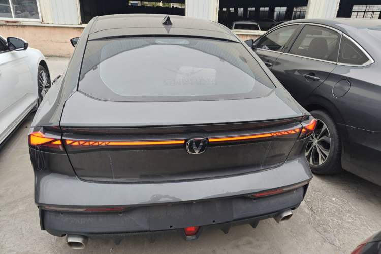 Used CHANGAN UNI-V 2022 1.5T Smart Navigation Version Rear