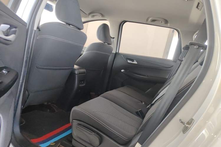 Used Baojun 730 2021 1.5T CVT Fashion Version 7 Seats