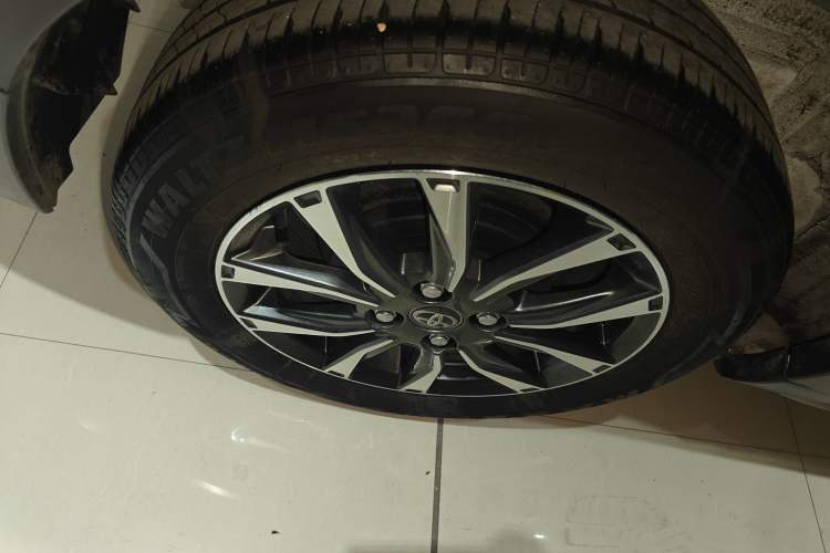 Used Toyota YARiS L Zhi Xuan 2022 X-Trail 1.5L CVT Luxury PLUS Edition Right Rear Wheel Hub