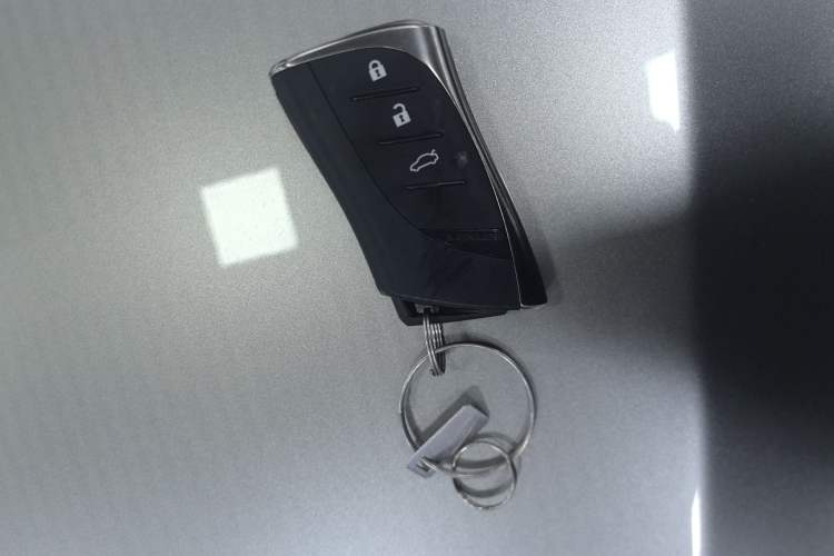 Used Lexus ES 2023 200 Excellence Edition
