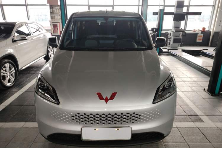 Used Wuling Hongguang New Energy 2025 Extended-Range Hybrid 50KM Comfort Version Front