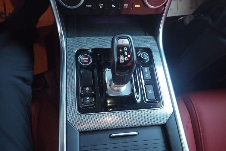 Used Jaguar XEL 2022 2.0T 250 PS R-DYNAMIC S Advanced Sport Edition Gear Lever