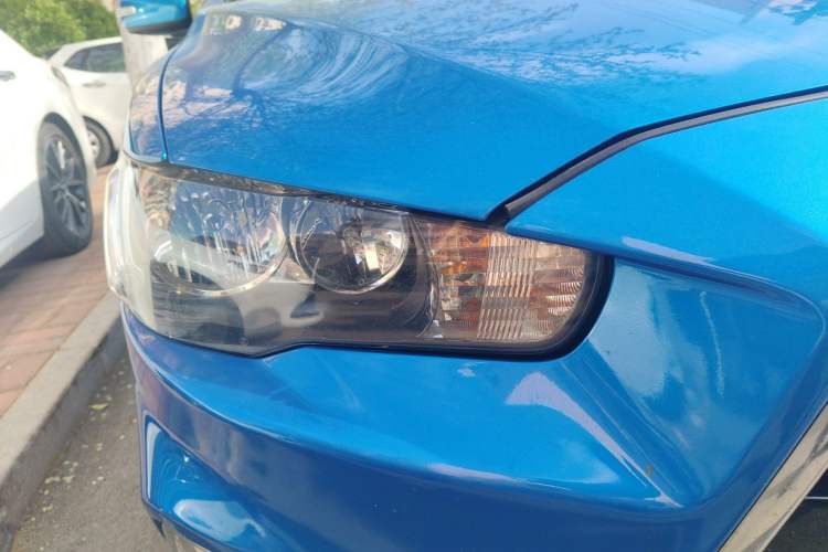 Used Mitsubishi Lancer EX 2015 1.8L CVT ZhiShang Edition China IV Standard