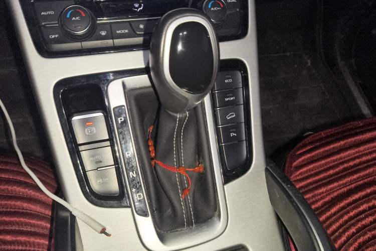 Used Geely Auto Emgrand X7 Sport 2016 1.8TD Automatic ZhiShang Model
