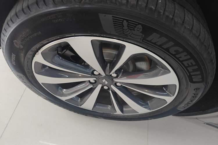 Used Li Auto ONE 2020 Extended-Range 6-Seater Version Exterior 4