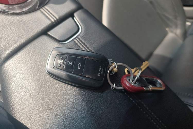 Used Toyota Avalon 2023 2.0L XLE Deluxe Edition