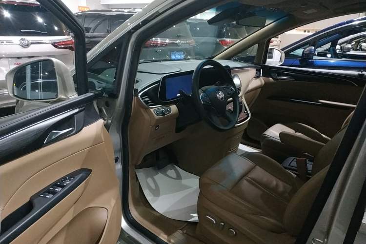 Used Buick GL8 2020 ES Land Cruiser 653T Luxury Model
