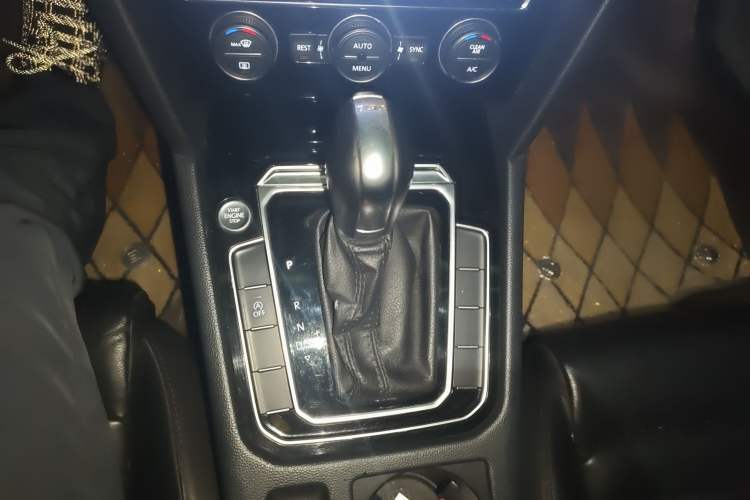 Used Volkswagen Magotan 2018 330TSI DSG Luxury Model Gear Lever