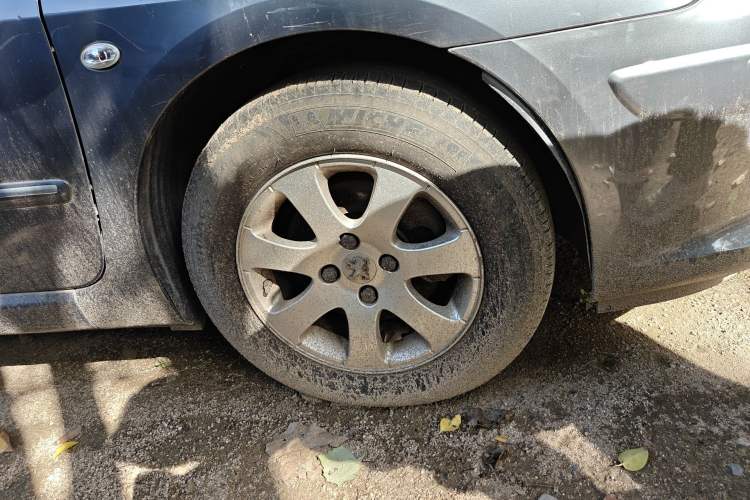 Used Peugeot 307 2010 Hatchback 1.6L Automatic Comfort Edition Right Front Wheel Hub