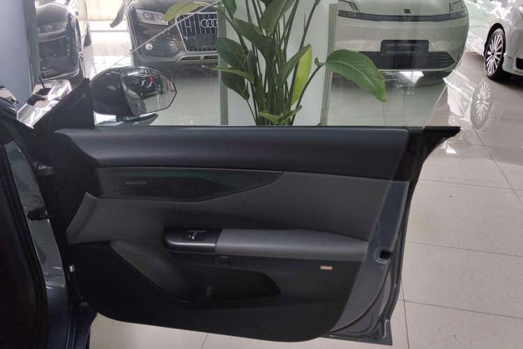 Used Lynk & Co 07 2024 EM-P 126 Long-Range Ultra