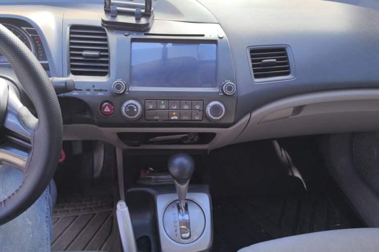 Used Honda Civic 2009 1.8L Automatic Classic Edition Audio And AC Panel
