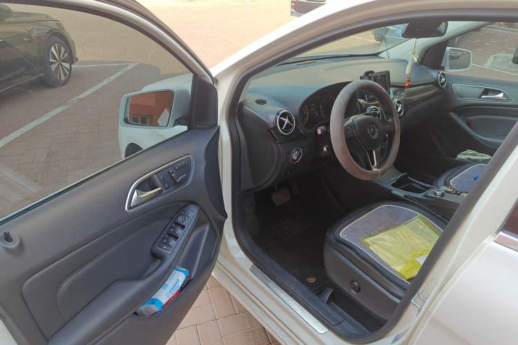 Used Mercedes-Benz B-Class 2012 B 180 Driver Seat