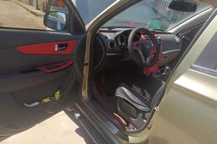 Used HYOSOW S3 2014 1.5L Comfort Version China IV Emission Standard Driver Seat