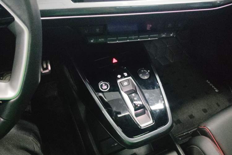 Used Audi Q5 e-tron 2023 40 e-tron Starry Edition Mecha Kit
