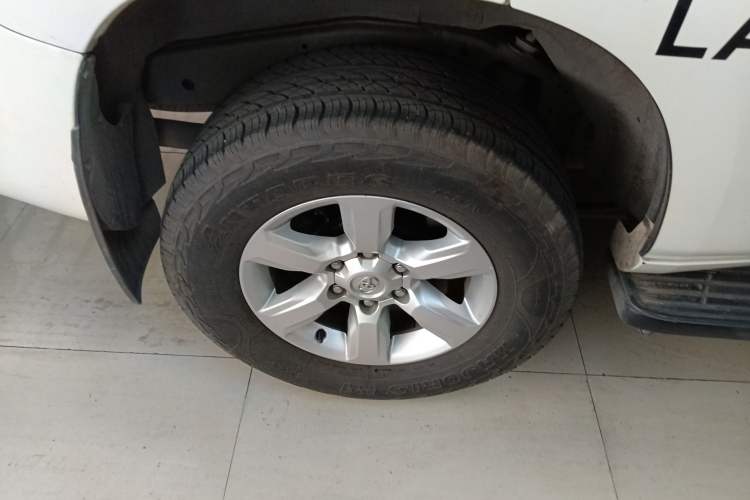 Used Toyota Prado 2016 2.7L Automatic Standard Edition Exterior 2