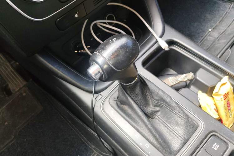 Used Kia Sorento 2013 2.4L 7-Seater Gasoline Luxury Version China IV Standard Gear Lever