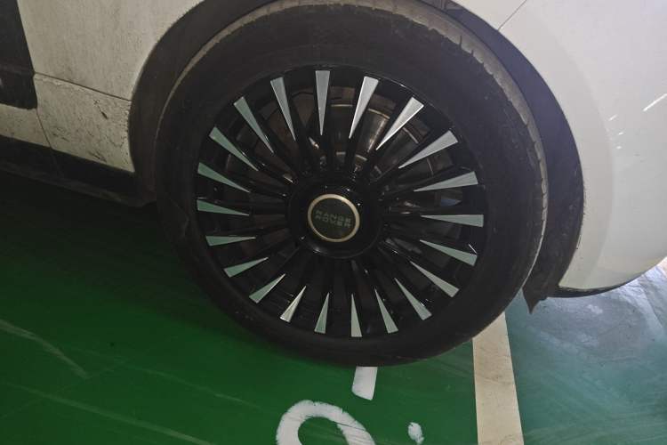 Used Land Rover Range 2016 3.0 SC V6 Vogue SE Long-Wheelbase Edition Right Front Wheel Hub