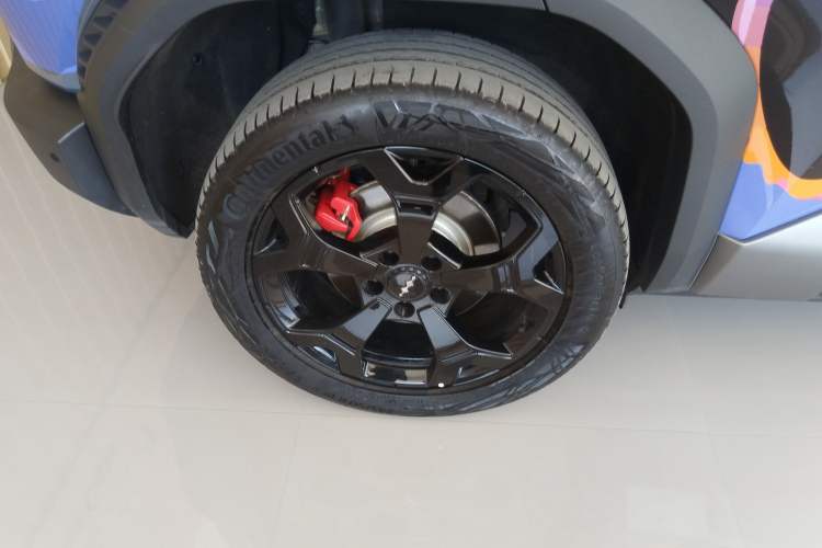 Used Formula Leopard Titanium 3 2025 501 km Four-Wheel Drive Drone Edition
