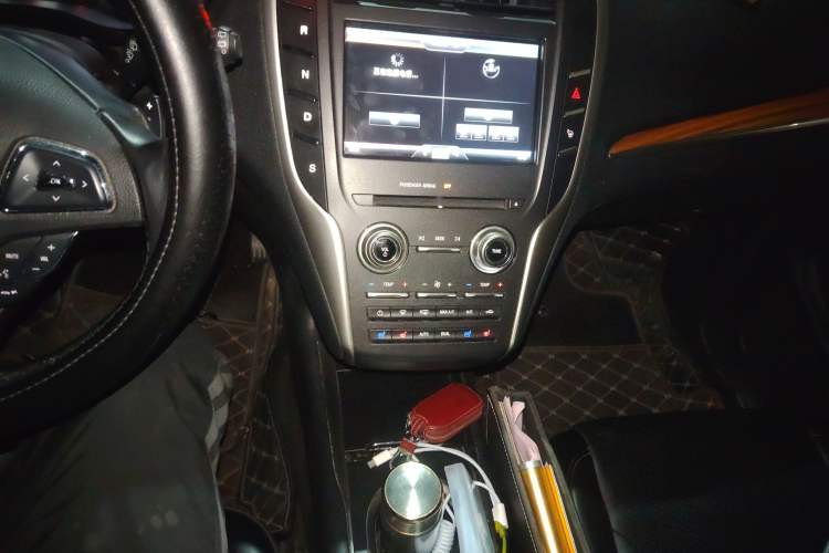 Used Lincoln MKC 2014 2.0T Two-Wheel-Drive Luxury Edition
