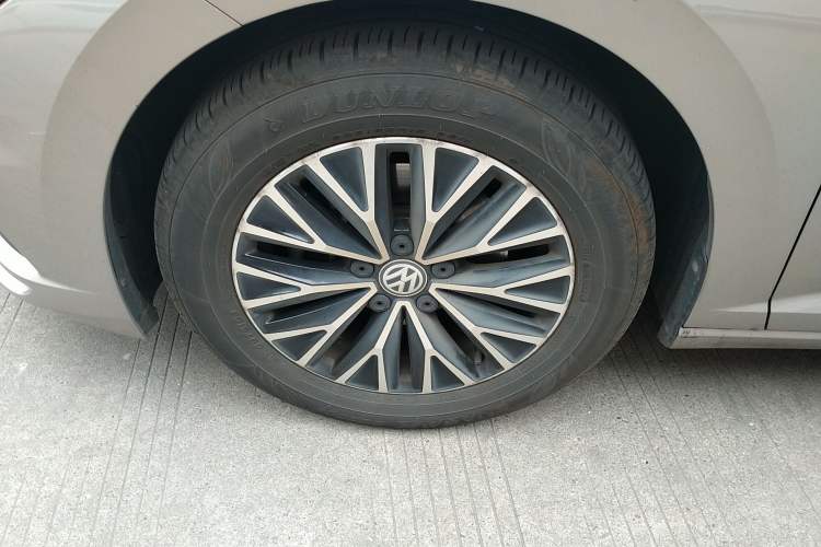 Used Volkswagen Sagitar 2020 200TSI DSG Comfort Version China VI Standard Left Front Wheel Hub