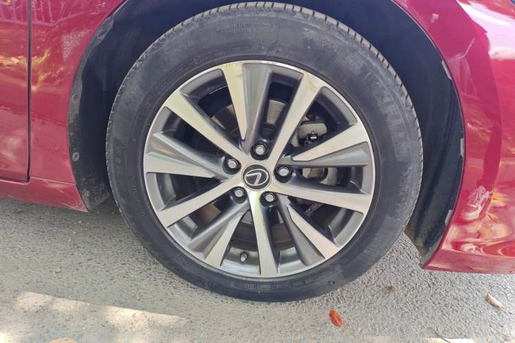 Used Lexus ES 2018 200 Luxury Edition China V Standard Right Front Wheel Hub