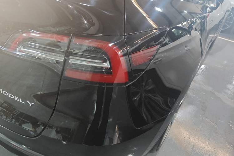 Used Tesla Model Y 2021 Standard Range Rear-Wheel Drive Version Exterior 3