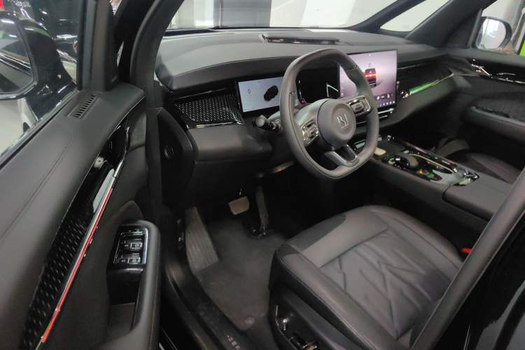 Used Zeekr 009 2024 7-Seater Aisle Version 108 kWh