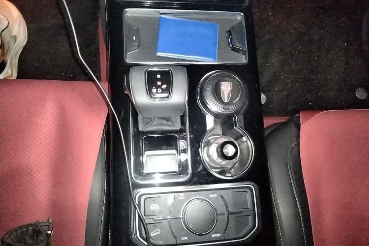 Used Hongqi HS7 2022 2.0T DCT Two-Wheel Drive Smart Connect Flagship Edition Seven Seats
