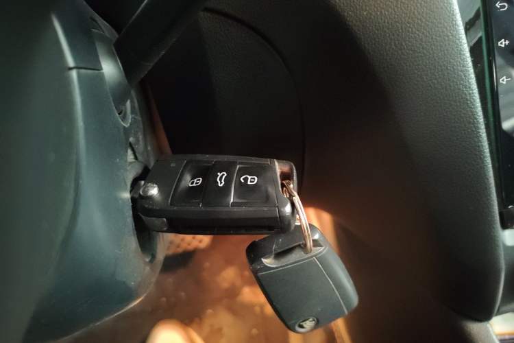 Used Skoda Octavia 2018 1.6L Automatic Luxury Edition Vehicle Key