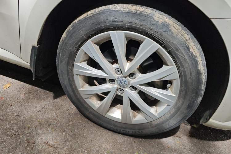 Used Volkswagen Lavida 2017 1.6L Manual Comfort Edition