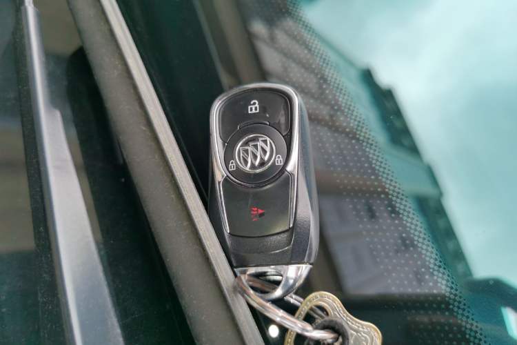 Used Buick Envision 2015 20T Two-Wheel-Drive Elite Model Vehicle Key
