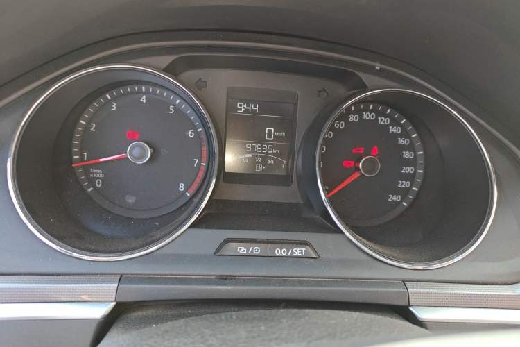 Used Volkswagen Bora 2016 1.6L Manual Fashion Edition Odometer Close Up