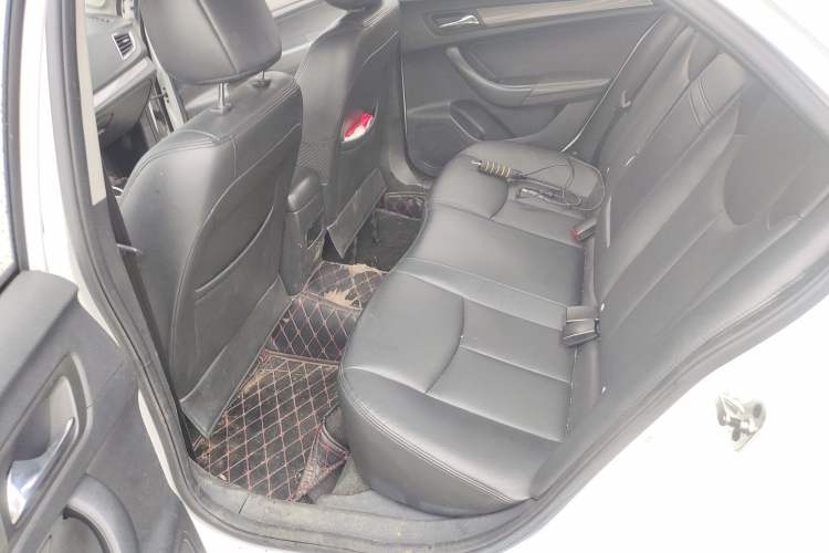 Used Roewe 360 2015 1.5L Automatic Luxury Edition
