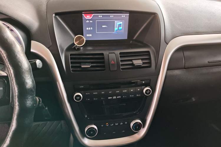 Used Bestune X80 2013 2.0L automatic comfort version
