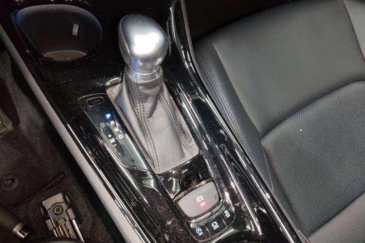 Used Toyota C-HR 2020 2.0L Luxury Edition
