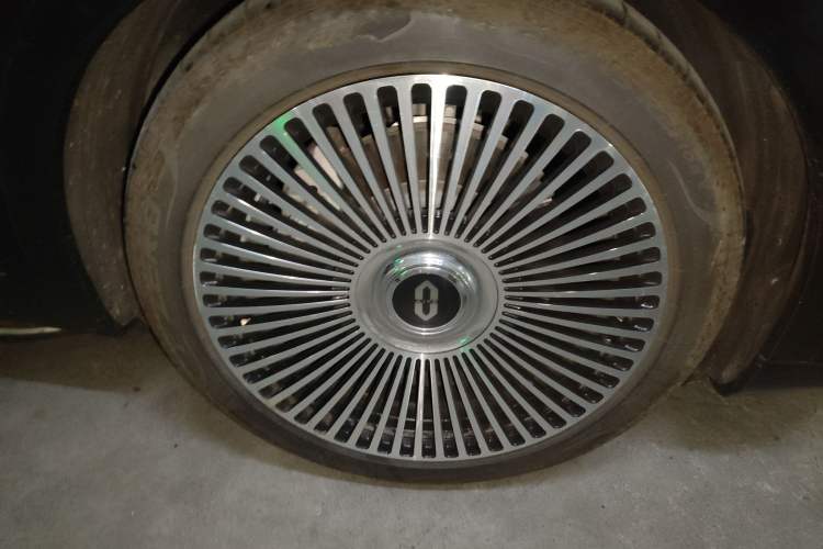 Used Hima AITO M9 2025 Extended-Range Ultra Version 52 kWh 6-Seater