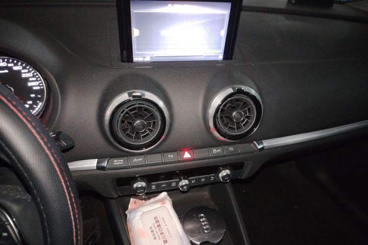 Used Audi A3 2019 Sportback 35 TFSI Sporty Version National V
