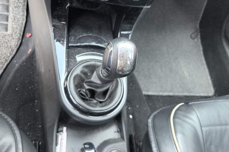 Used Citroen C-Quatre 2014 VTS Version 1.6L Manual - Premium Model Gear Lever