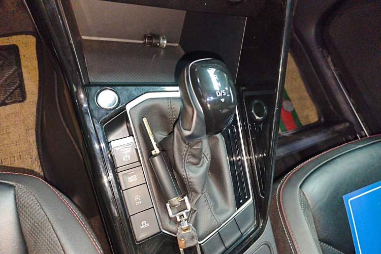 Used Volkswagen Tayron 2019 330TSI Two-Wheel-Drive Luxury Version China V Emission Standard
