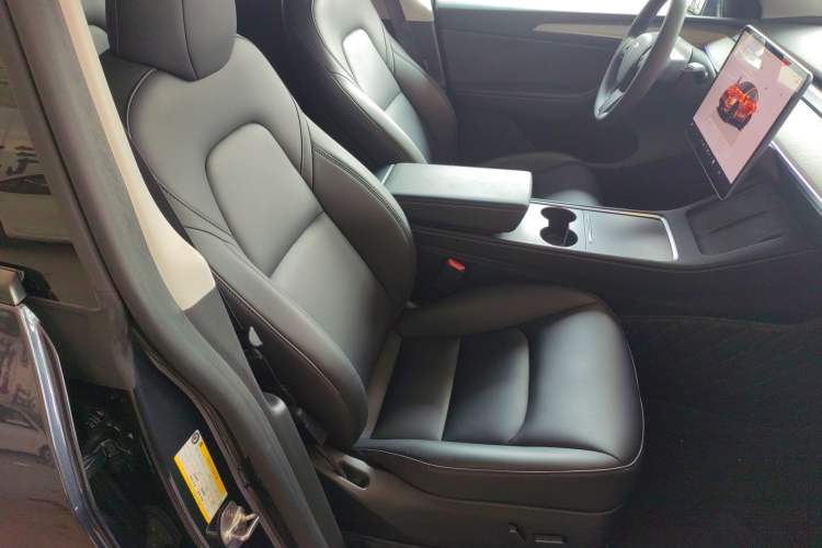 Used Tesla Model Y 2024 Rear-Wheel-Drive Version Right Front Seat