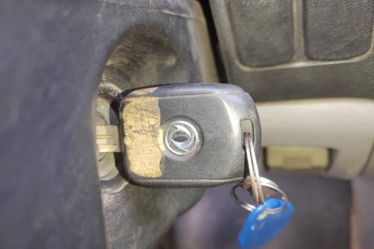 Used FORTHING Lingzhi 2016 V3 1.5L 7-seat Standard Model China IV Standard