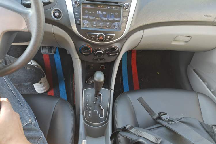 Used Hyundai Verna (older generation) 2014 1.4L Automatic Leading-Edge GLX
