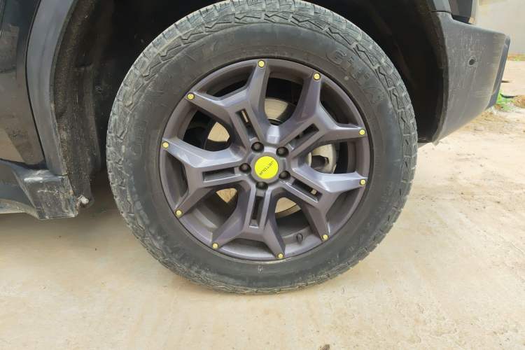 Used JETOUR Traveler 2023 2.0T All-Wheel Drive CrossPRO+ Right Front Wheel Hub