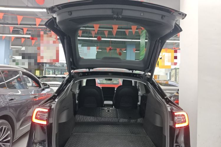 Used Tesla Model Y 2023 Rear-Wheel-Drive Version
