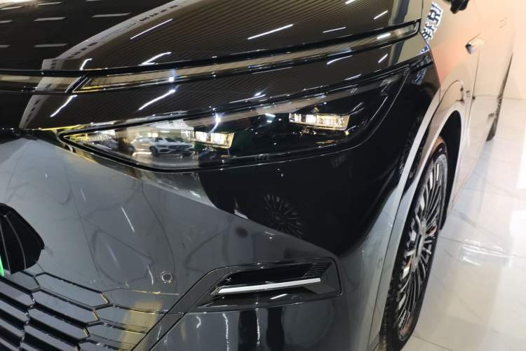 Used XPeng X9 2025 740 Ultra-Long Range Max