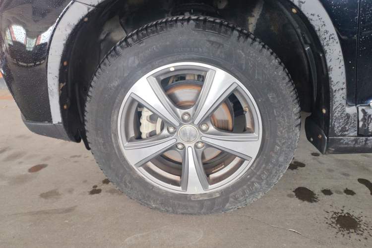 Used Haval H6 2017 Red-Label Sport Edition 1.5T Manual Two-Wheel Drive Elite Model Left Front Wheel Hub